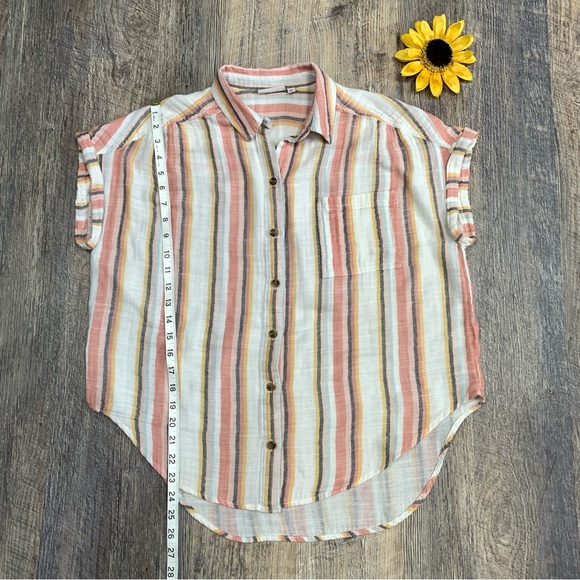 So Cute Summery Button Up Top Size Large - Picture 3 of 4